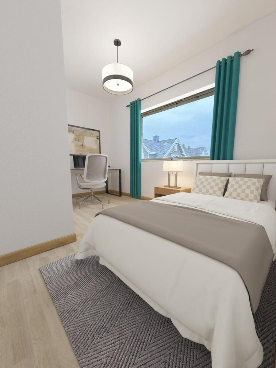Apartment 4 Bedroom Near Center, 2 Baths *